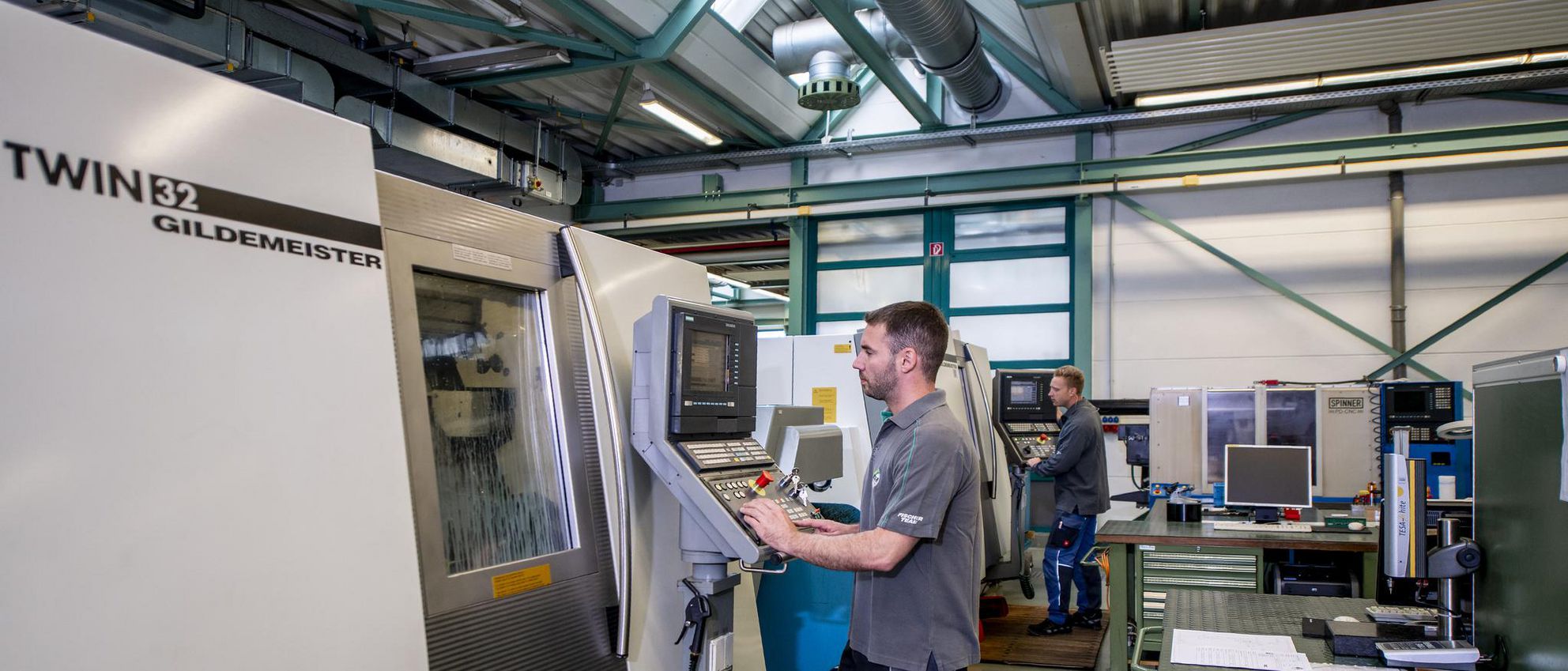 Máy CNC tại Đức